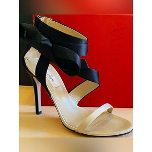 Valentino Elegant Black and Cream Heels